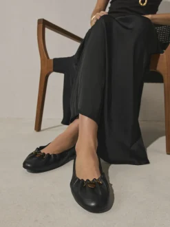 Zwart - Forever Comfort® Leather Ruched Charm Ballet Flats