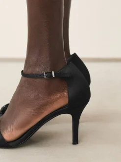 Zwart - Forever Comfort® Mini Satin Bow Heeled Sandals