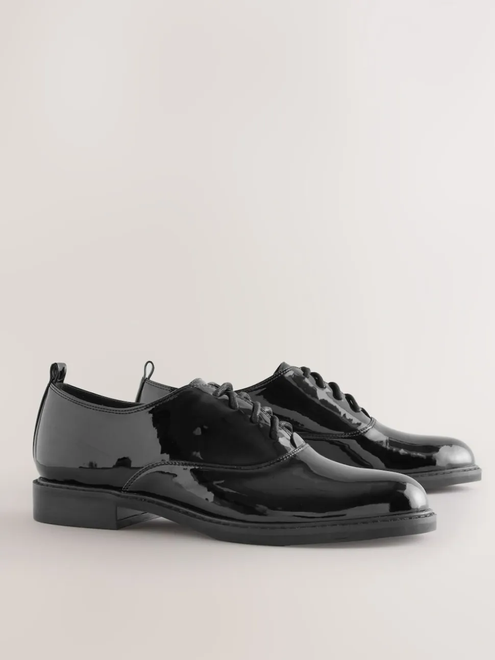 Zwart - Forever Comfort® Patent Almond Toe Lace-Up Shoes
