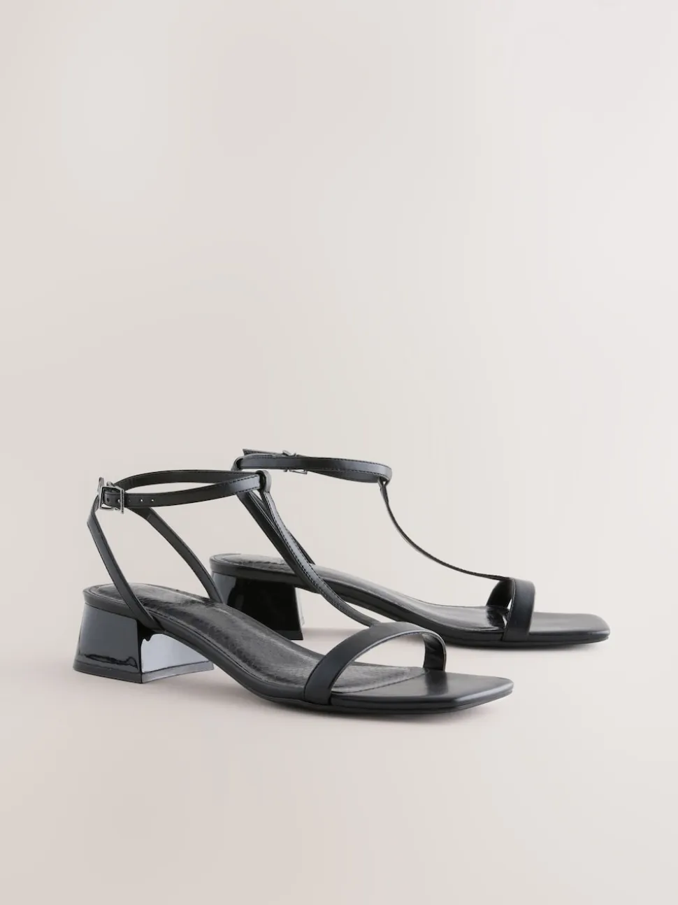 Zwart - Forever Comfort® sandalen met lage blokhak en bandjes