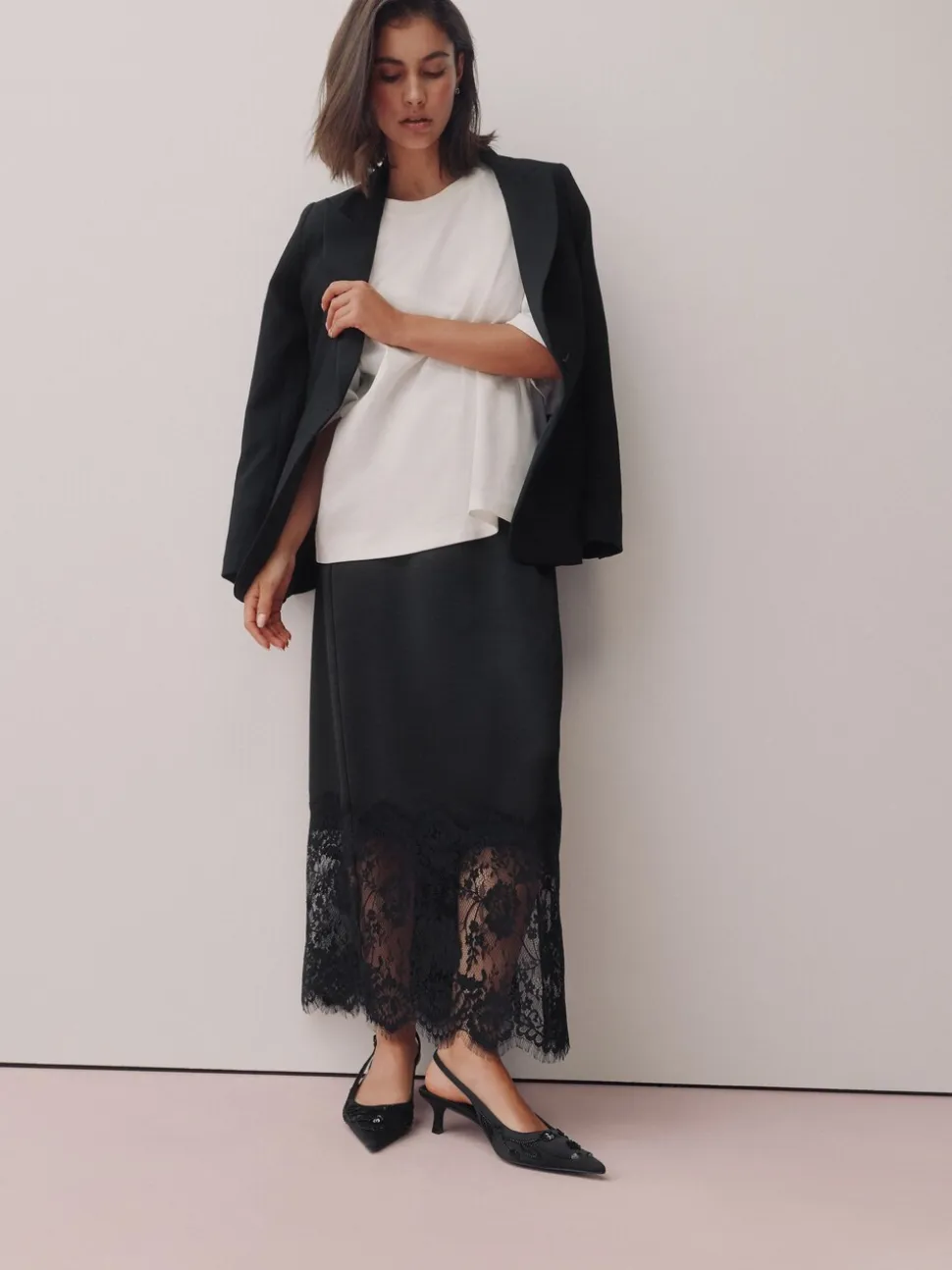 Zwart - Forever Comfort satijnen slingbacks met kralen en hakje