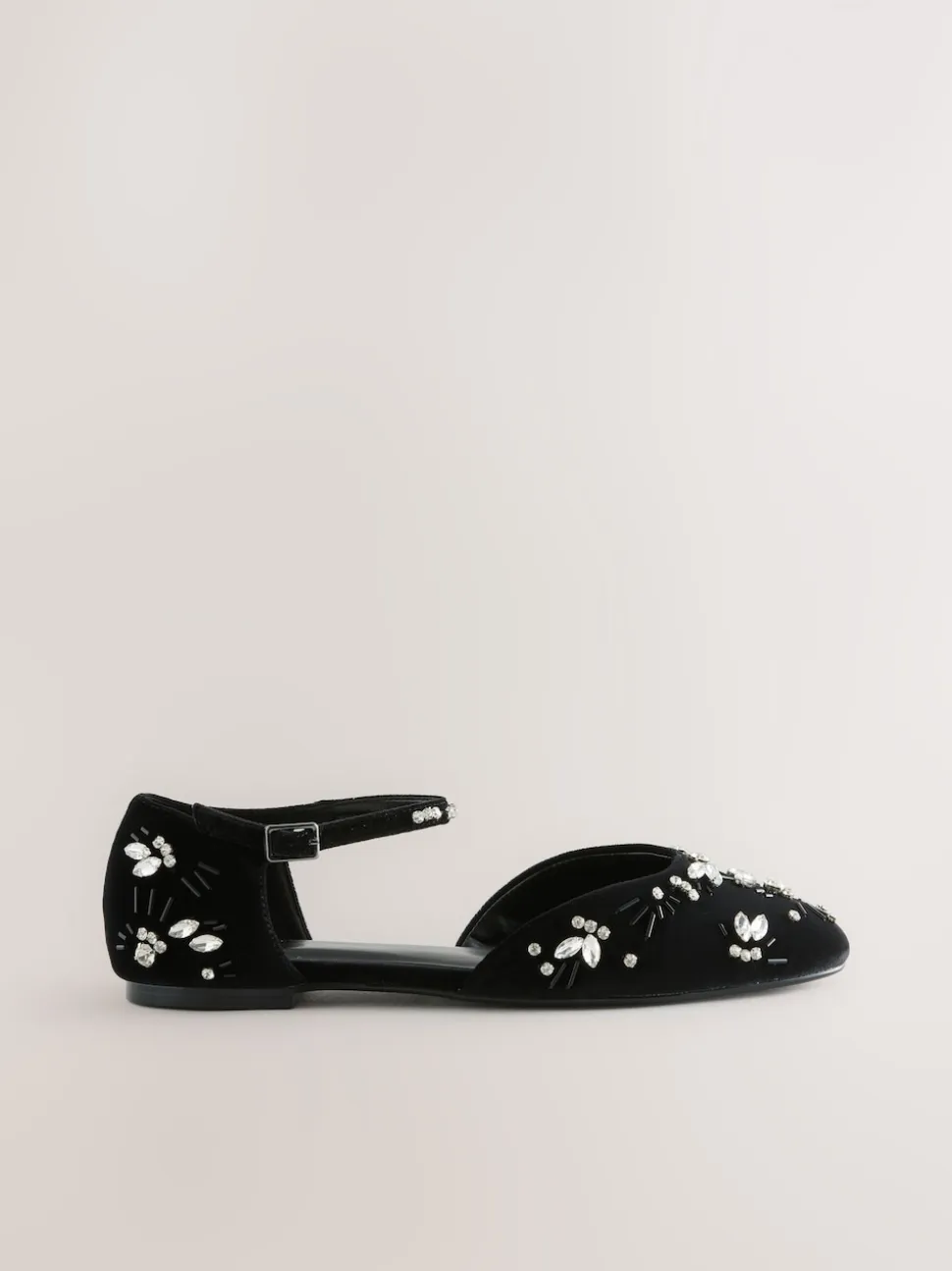 Zwart - Forever Comfort® Velvet Embellished Two Part Closed Toe Shoes
