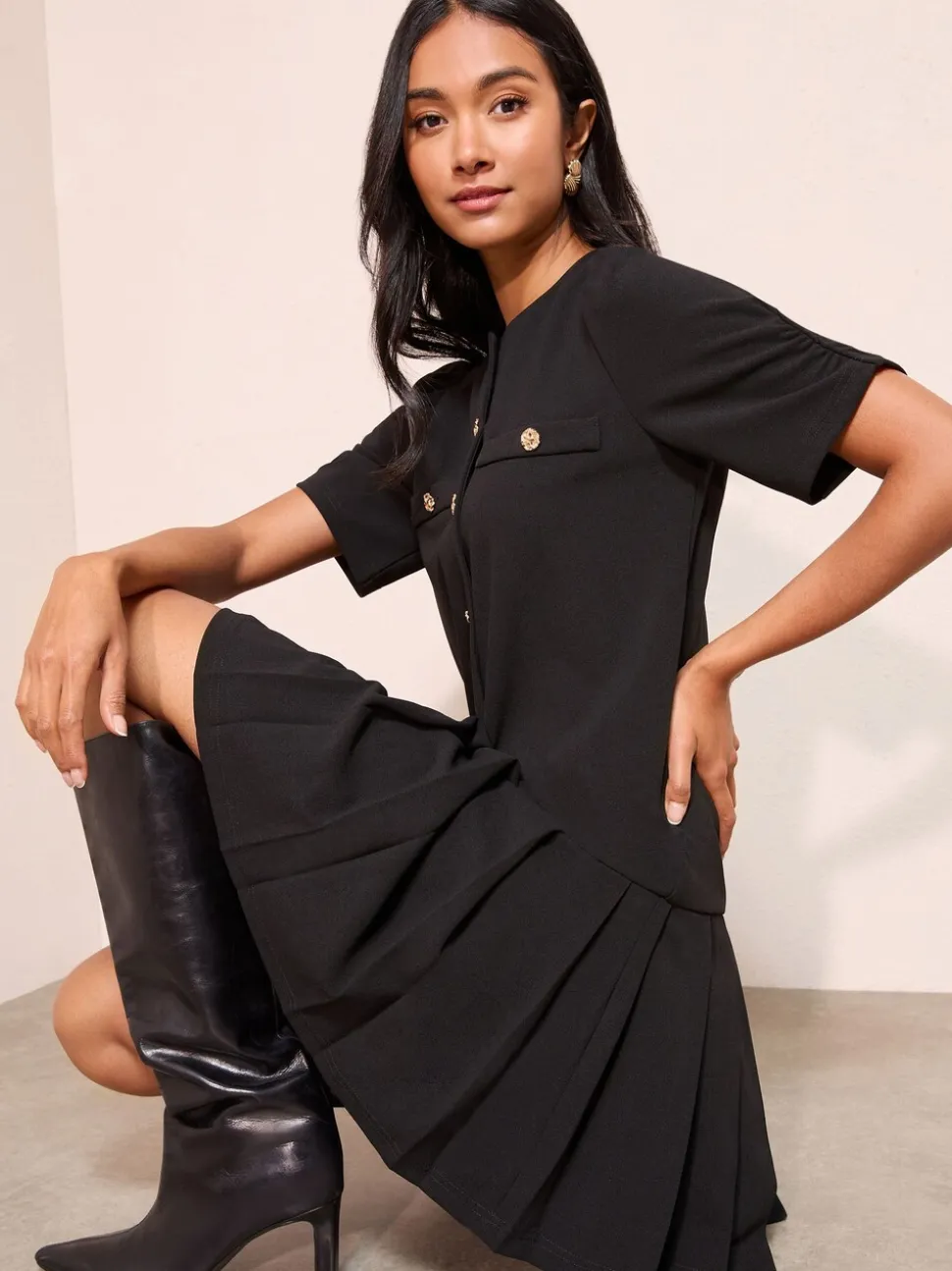 Zwart - Friends Like These Pleat Peplum Hem Mini Dress