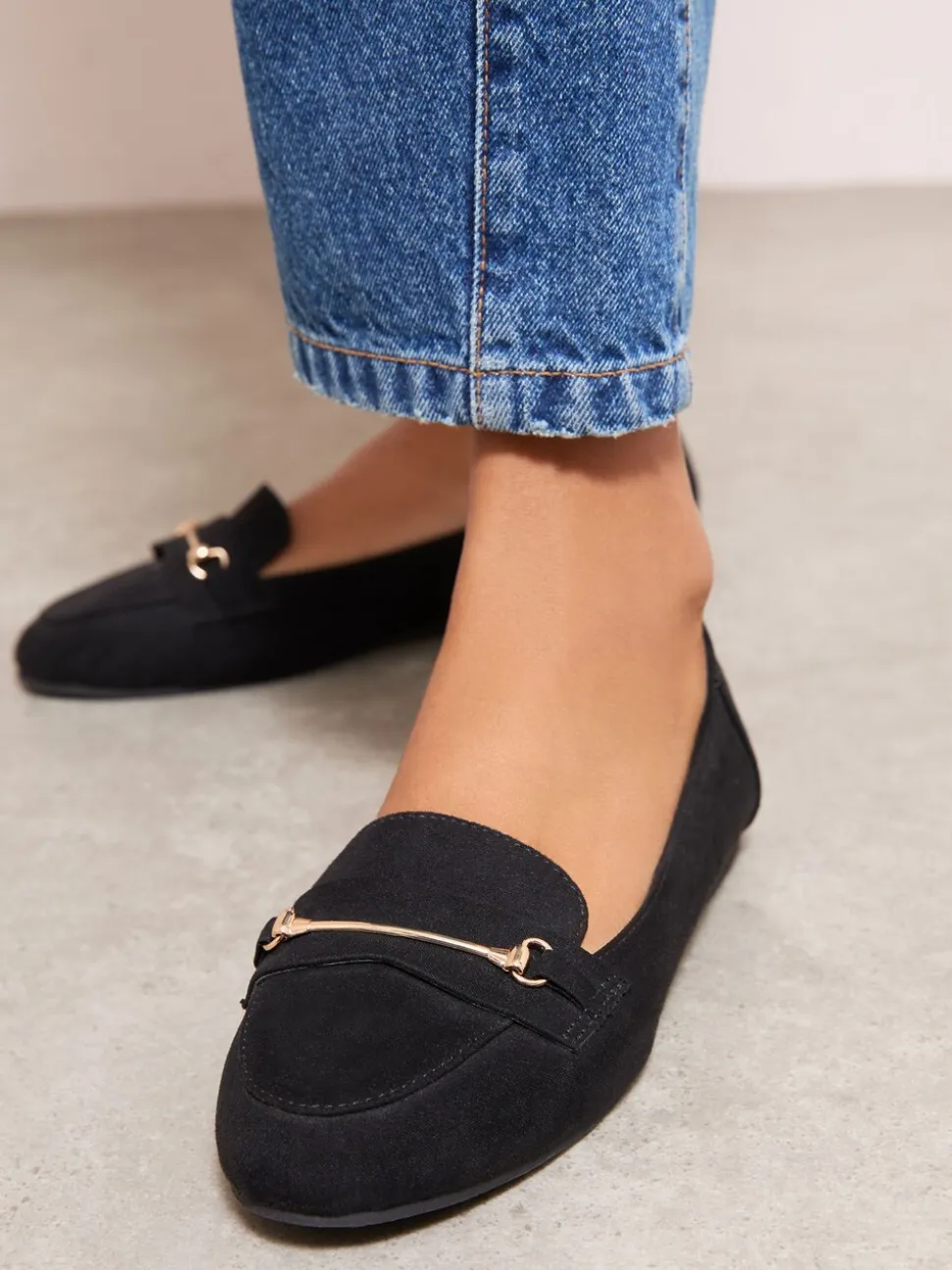 Zwart - Friends Like These Faux Suede Snaffle Detail Smart Flat Loafers