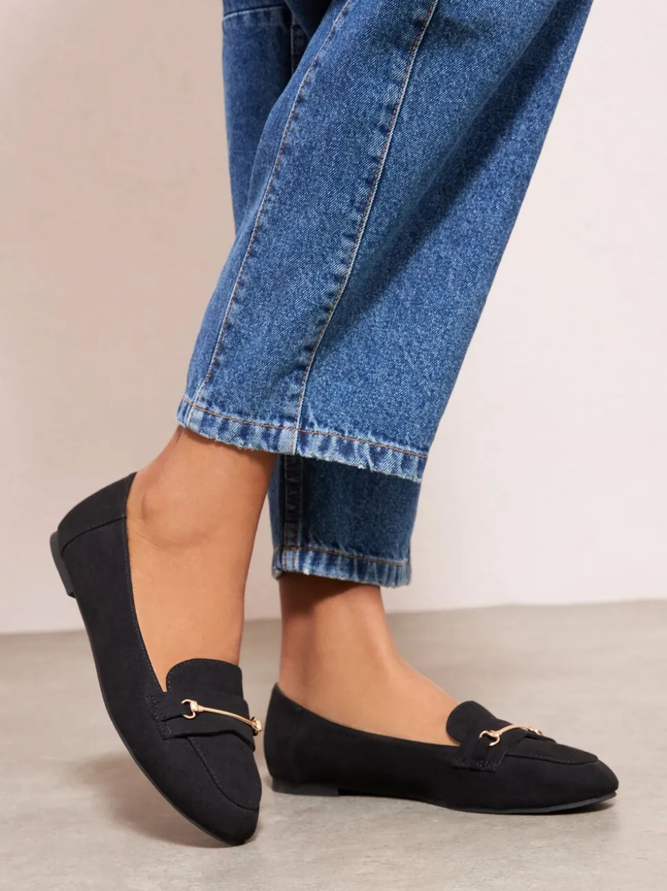 Zwart - Friends Like These Faux Suede Snaffle Detail Smart Flat Loafers