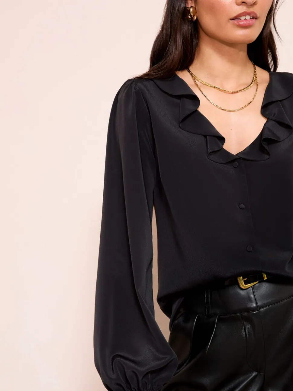 Zwart - Friends Like These Long Sleeve Button Front Ruffle Blouse