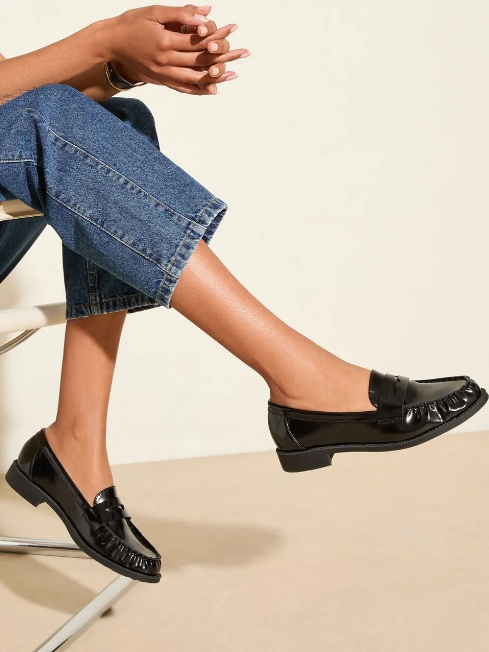 Zwart - Friends Like These Flat Ruched Comfort Slip On Penny Loafers