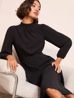 Zwart - Friends Like These Midi-jurk met opstaande kraag en lange mouwen en strikdetail