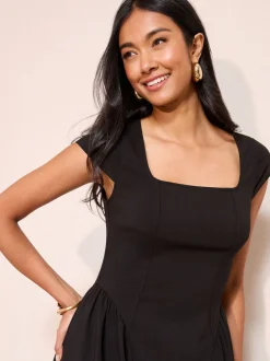 Zwart - Friends Like These Square Neck Sculpting Stretch Midaxi Dress