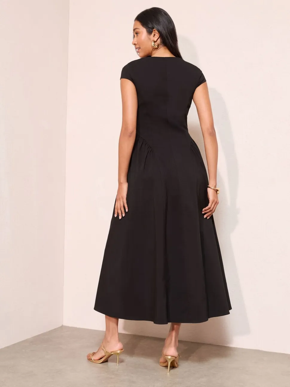 Zwart - Friends Like These Square Neck Sculpting Stretch Midaxi Dress