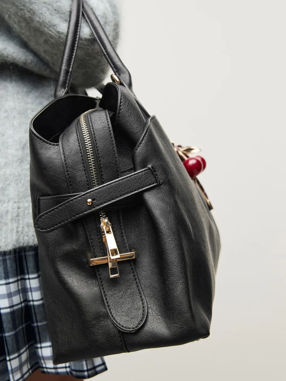 Zwart - Grote shopper met bedeltjes