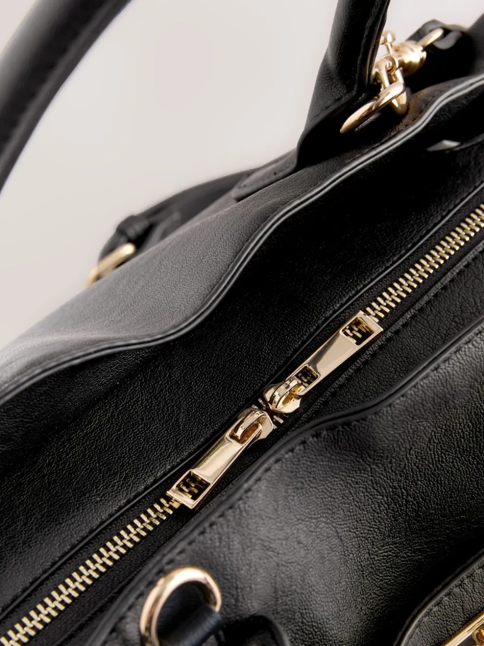 Zwart - Grote shopper met bedeltjes