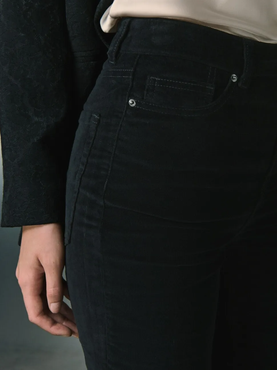 Zwart - High Rise Velvet Cord Flare Jeans