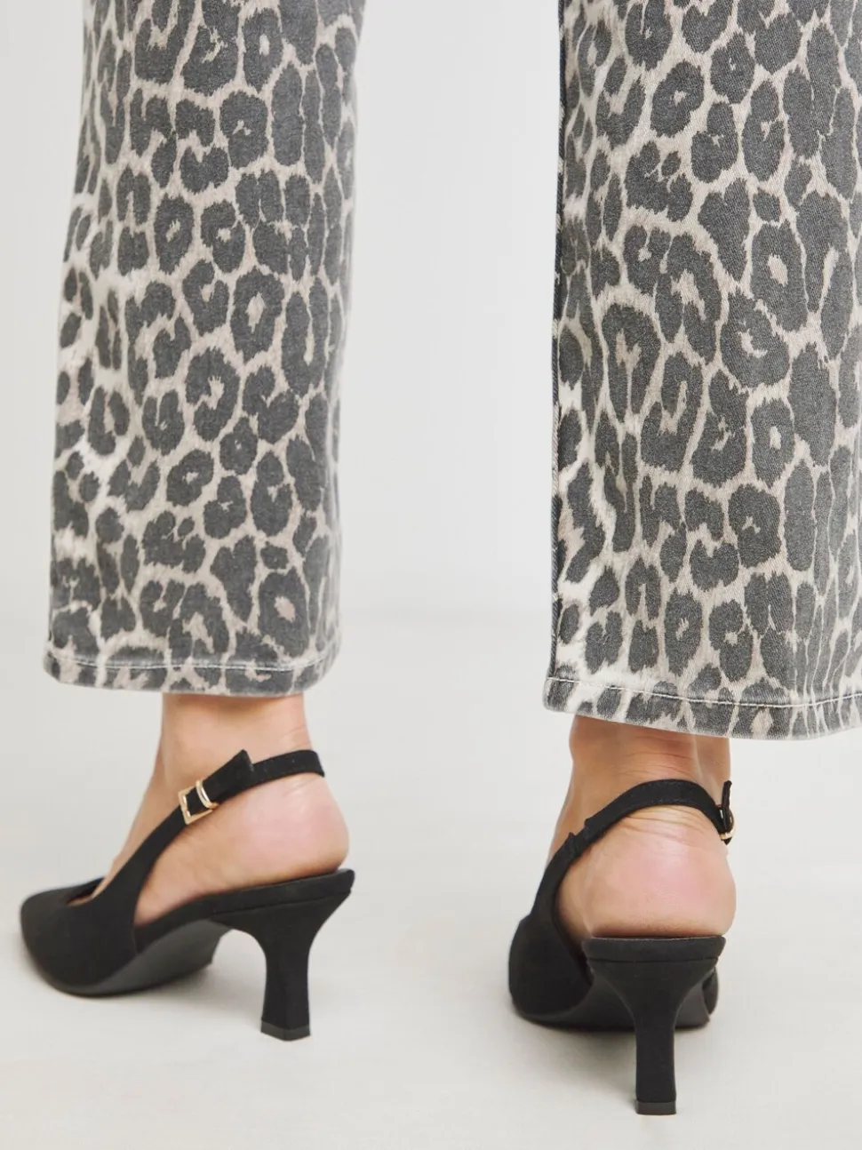 Zwart - JD Williams Pointed Toe Slingback Heels