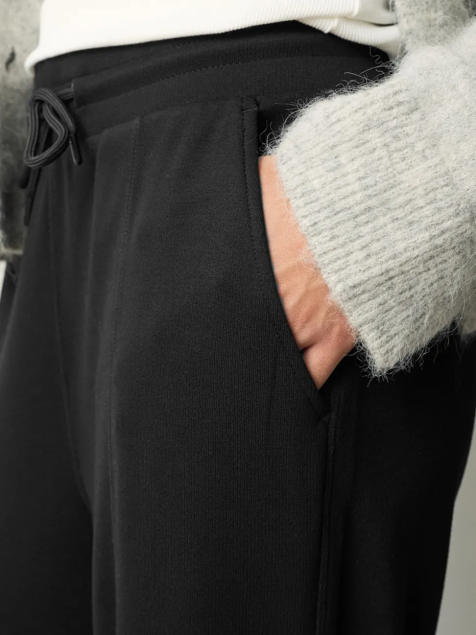 Zwart - Joggingbroek met wijde pijpen