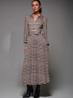 Zwart - Jolie Moi Long Sleeve Pleated Jersey Maxi Dress