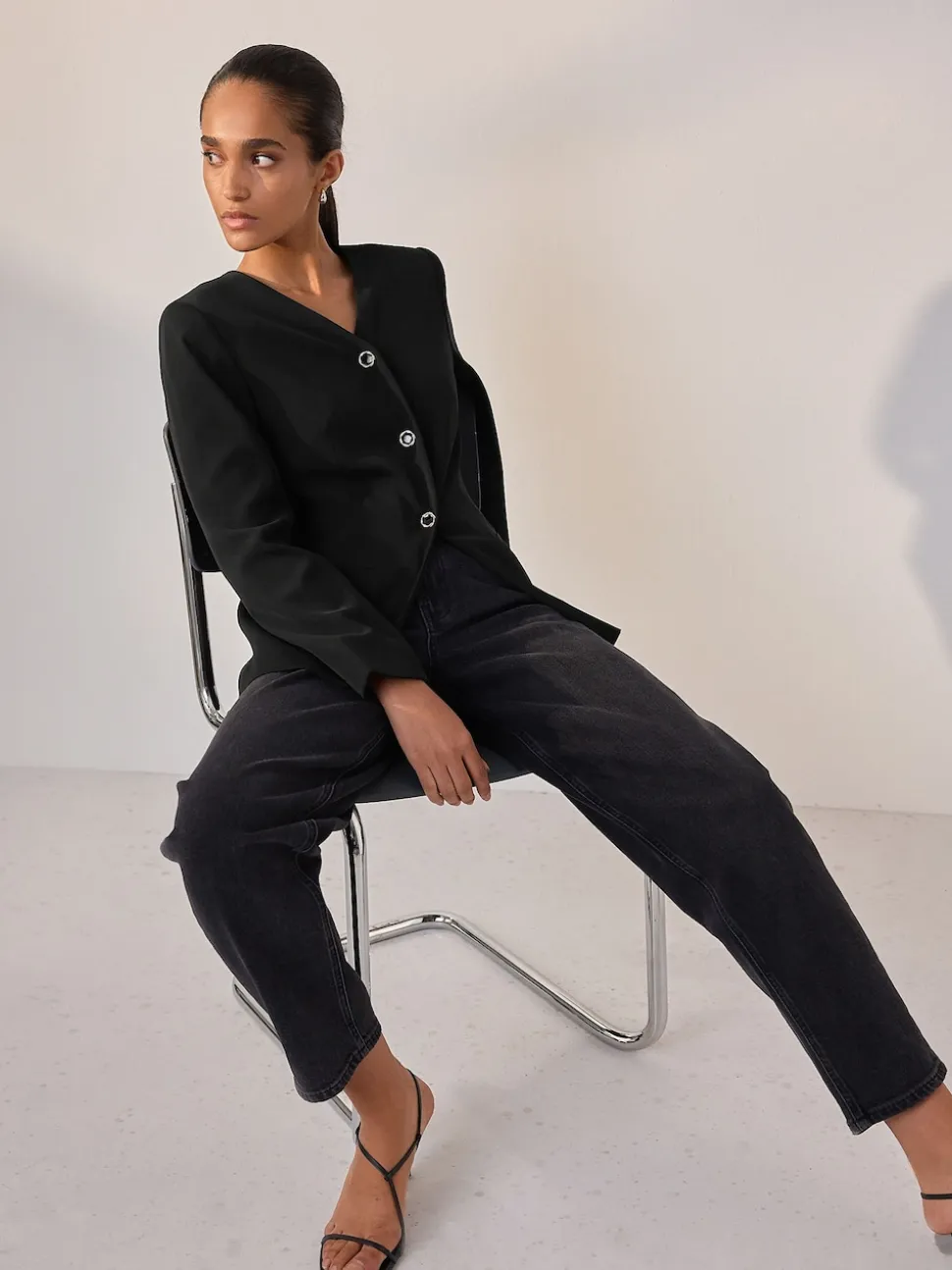 Zwart - Kraagloze V-hals blazer