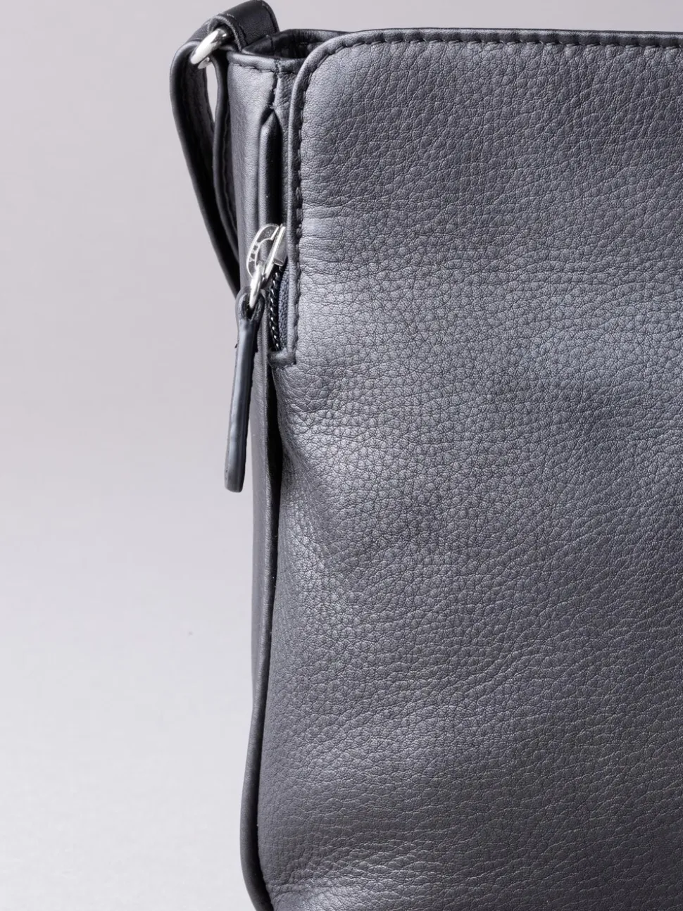 Zwart - Lakeland Leather Ambleside crossbodytas
