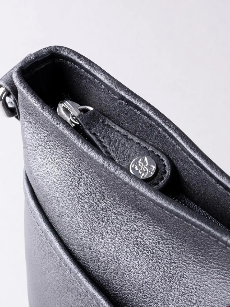 Zwart - Lakeland Leather Farlam schoudertas