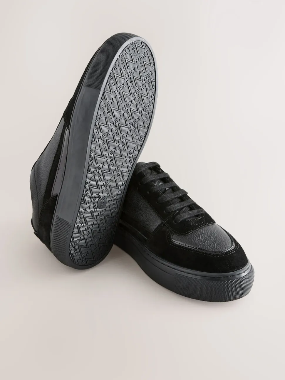Zwart - Leather Chunky Panel Detail Lace Up Trainers