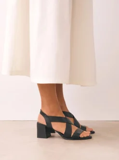 Zwart - Leren sandalen met bandjes en blokhak