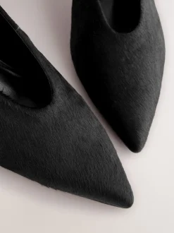 Zwart - Leren schoenen met spitse neus en lage blokhakken