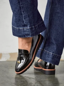 Zwart - Linzi Nancy Patent Loafers With Tassel Detail