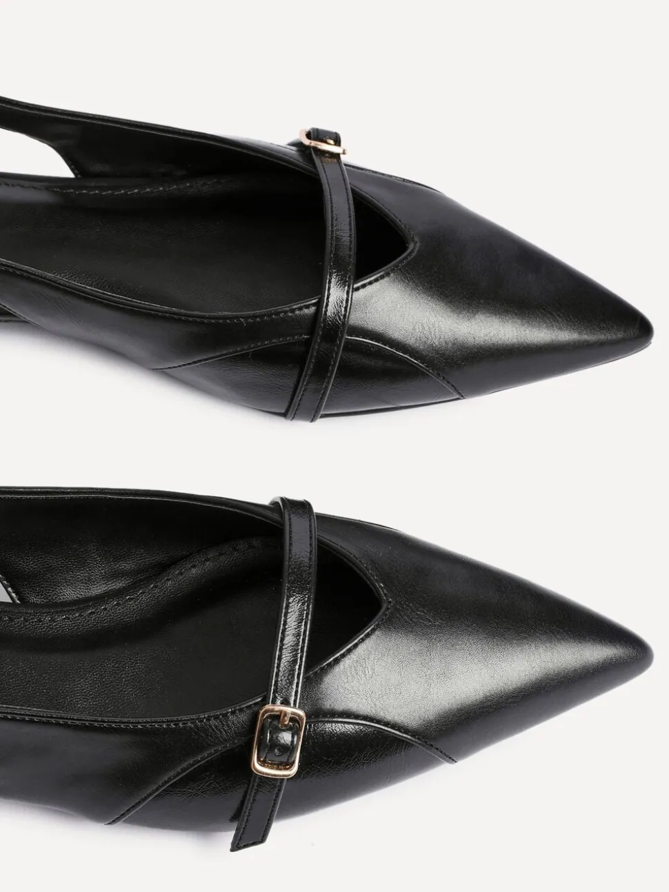 Zwart - Linzi Prague Lage schoenen met spitse neus en gespdetail