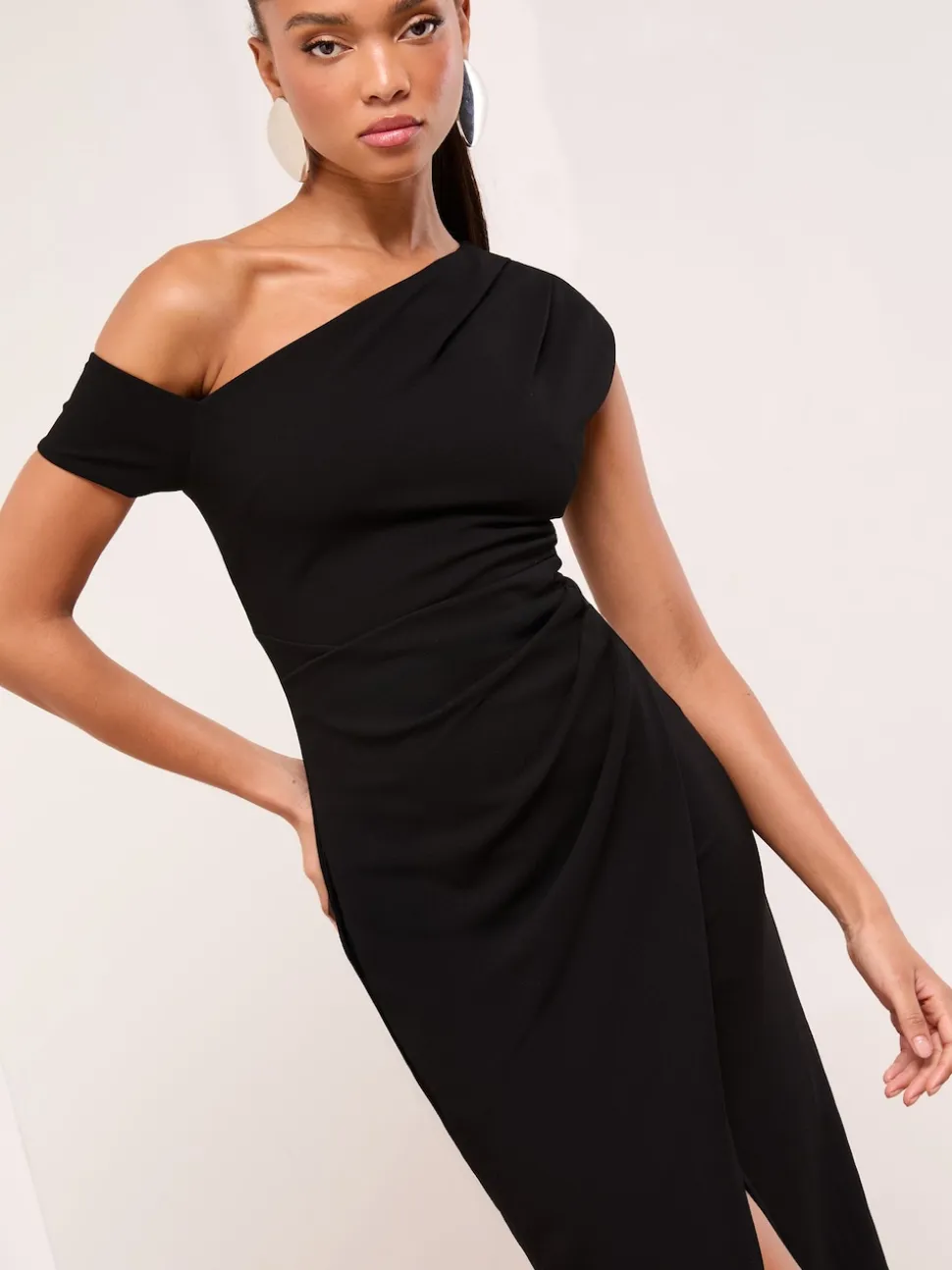 Zwart - Lipsy - Midi-jurk met blote schouders en gerimpelde taille