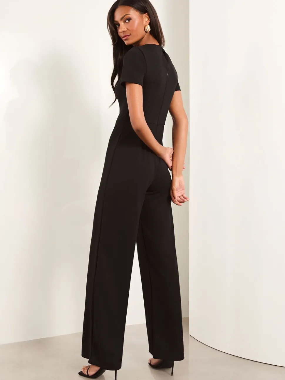 Zwart - Lipsy jumpsuit met korte mouwen en gesplitst detail