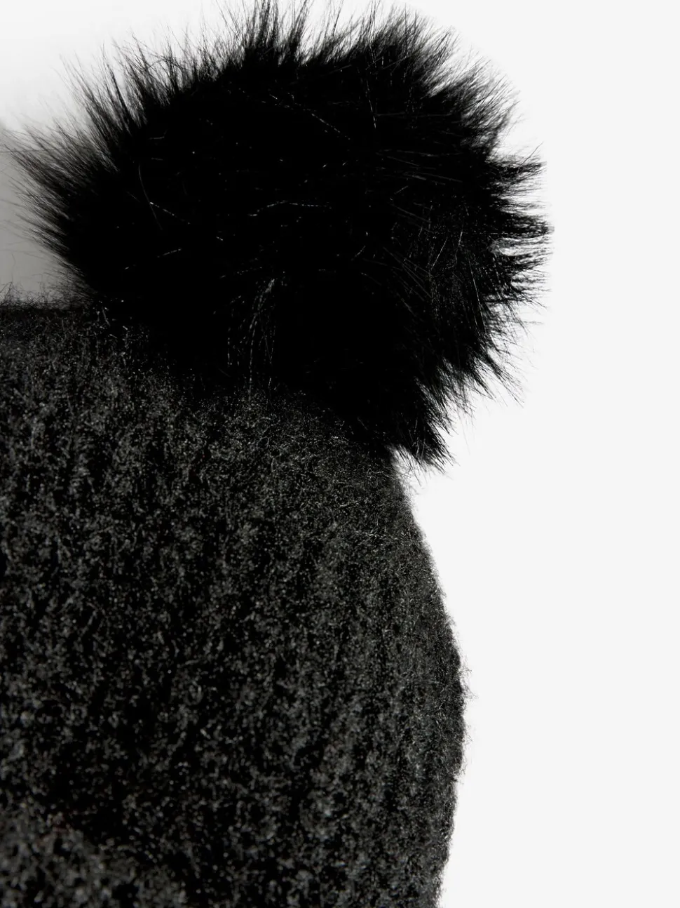 Zwart - Love & Roses Cosy Pom Hat
