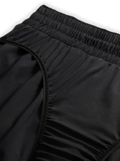 Zwart - Nike One Dri-FIT 3 inch short met halfhoge taille en geïntegreerde slip