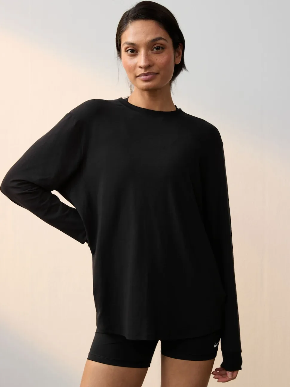 Zwart - Nike One Relaxed Dri-FIT top met lange mouwen