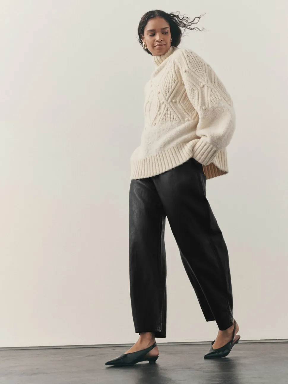 Zwart - Nothing Ordinary Faux Leather Barrel Leg Trousers