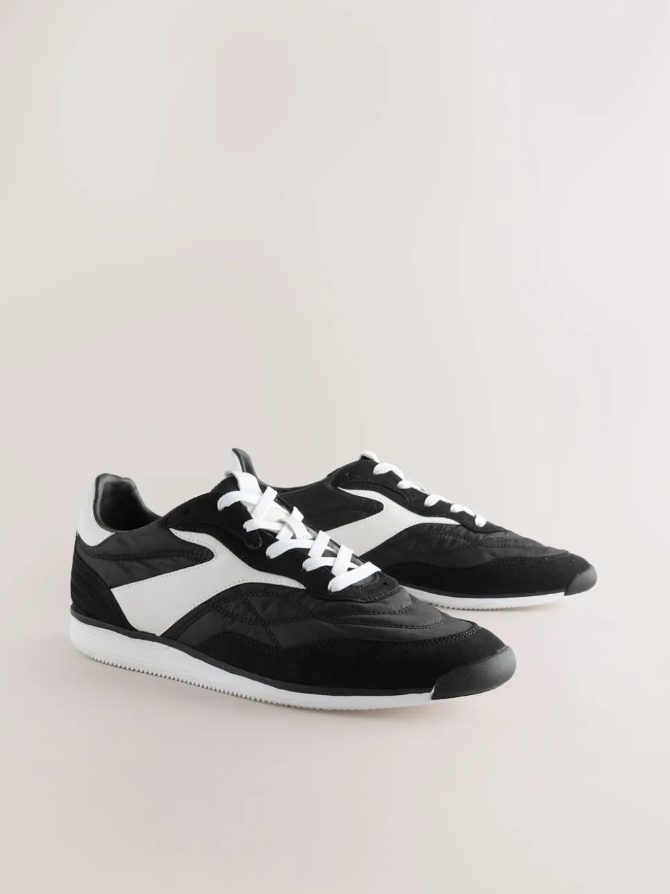 Zwart - Paneel Detail Vetersluiting Trainers