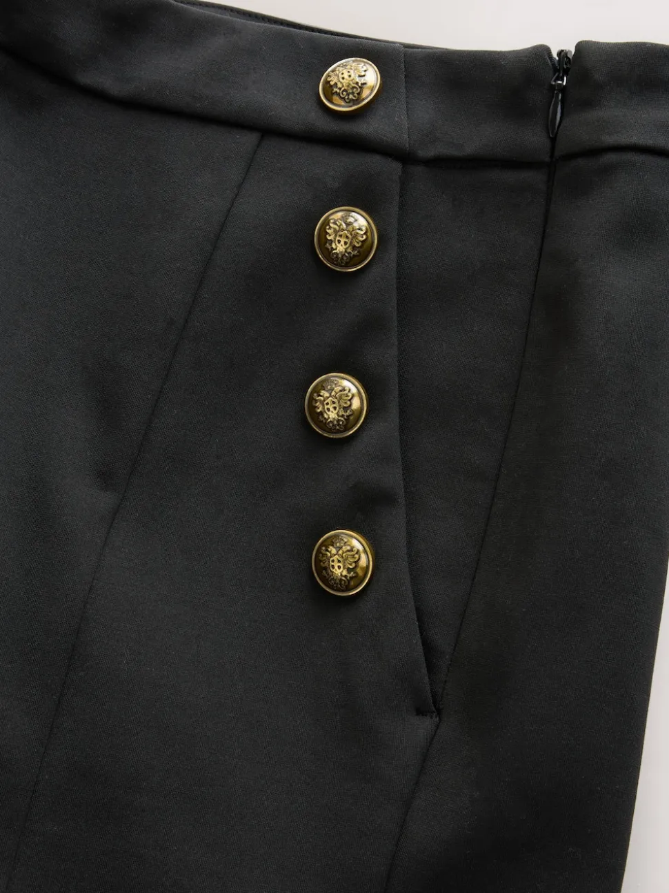 Zwart - Ponte Broek met Wijde pijpen en goudkleurige knoopdetails
