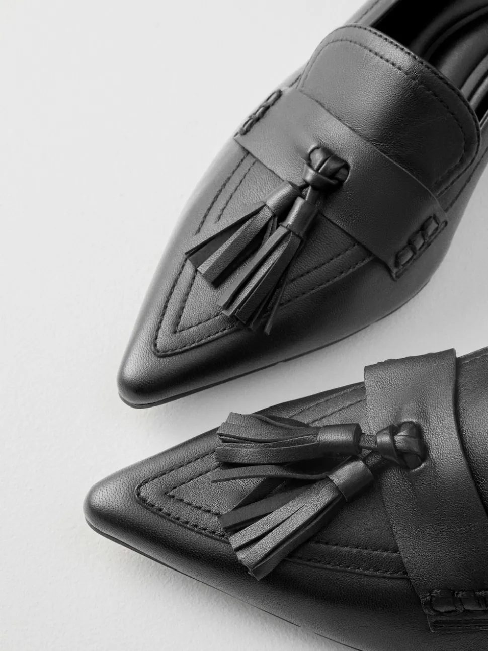 Zwart - Premium Leather With Motionflex Point Toe Tassel Heels Loafers