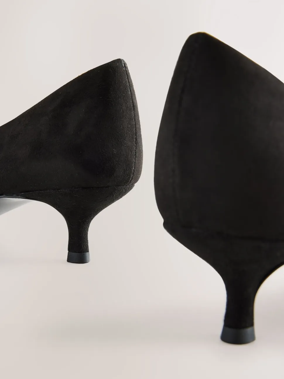Zwart - Puntige lage naaldhakken schoenen