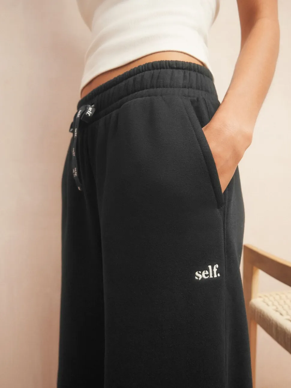 Zwart - self. joggingbroek met wijde pijpen