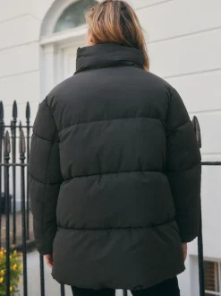 Zwart - Shower Resistant Mid Length Padded Coat