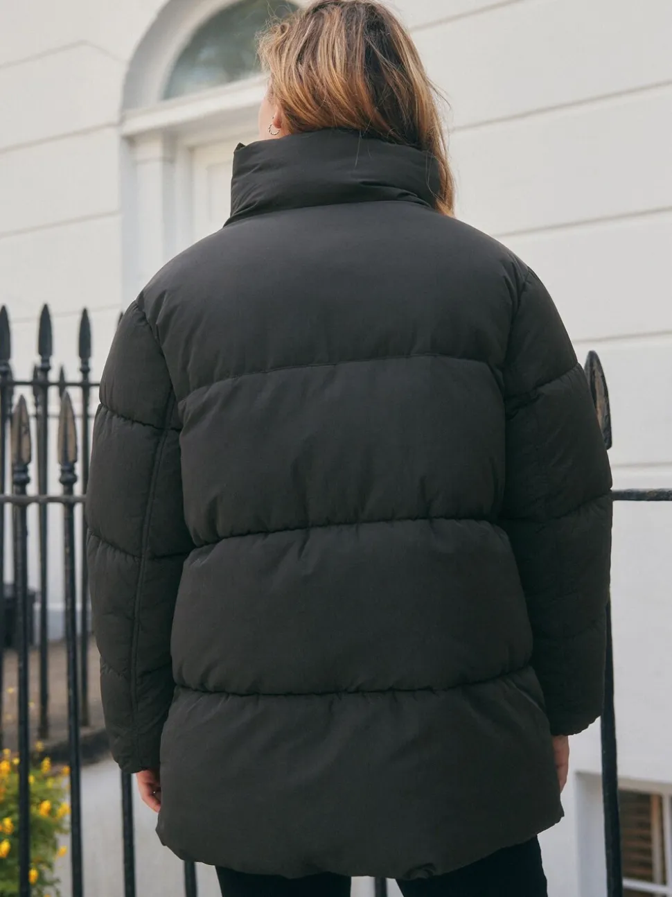 Zwart - Shower Resistant Mid Length Padded Coat