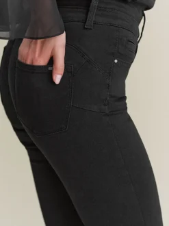 Zwart - Skinny jeans met verlengings- en afslankeffect