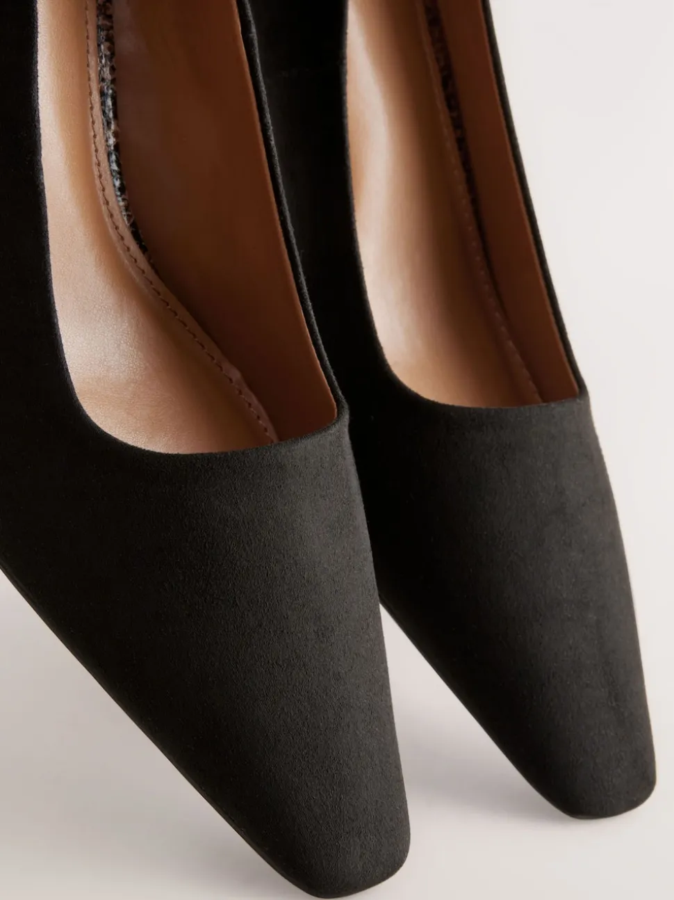 Zwart - Standard Chisel Toe Block Courts