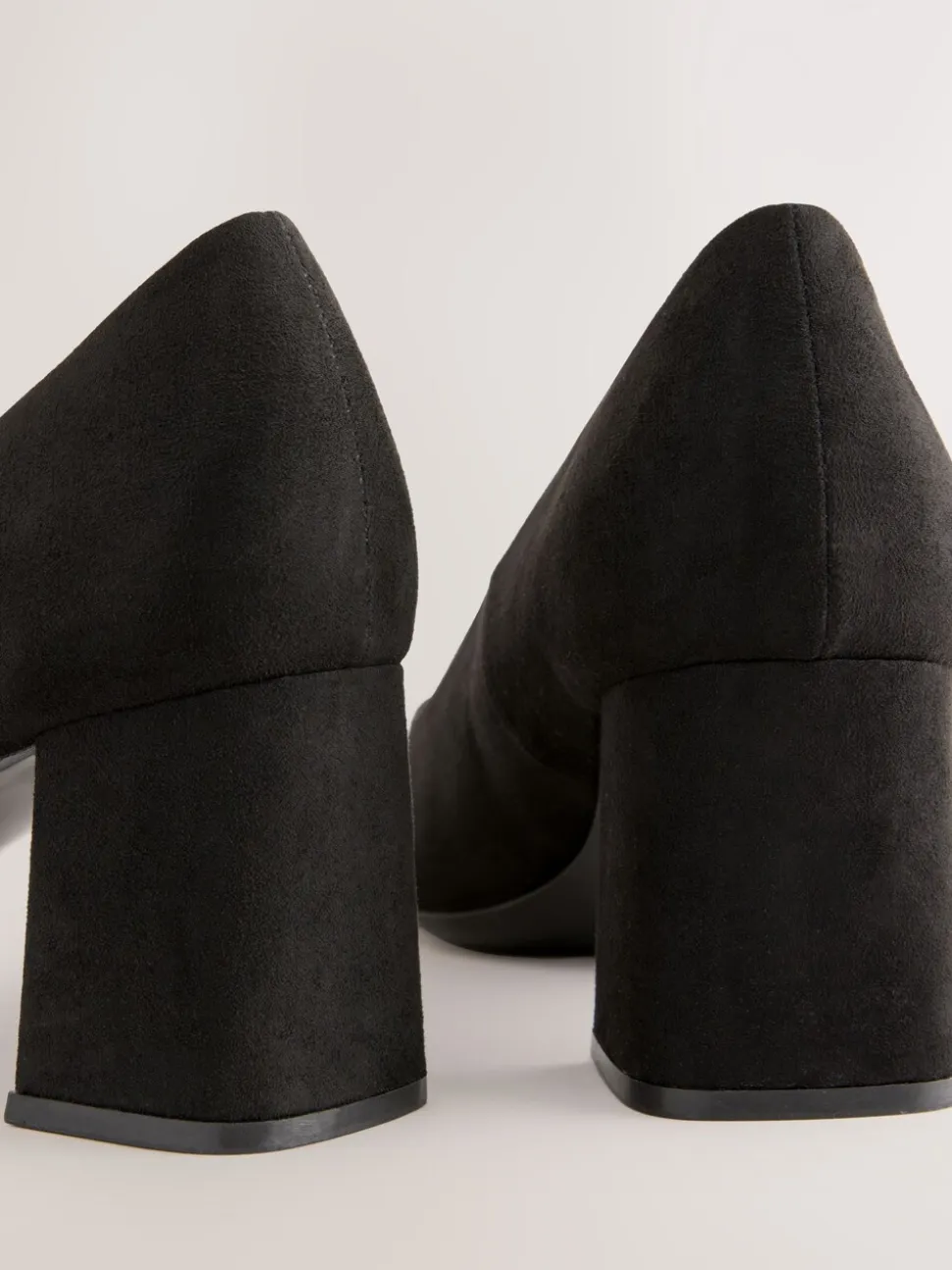 Zwart - Standard Chisel Toe Block Courts