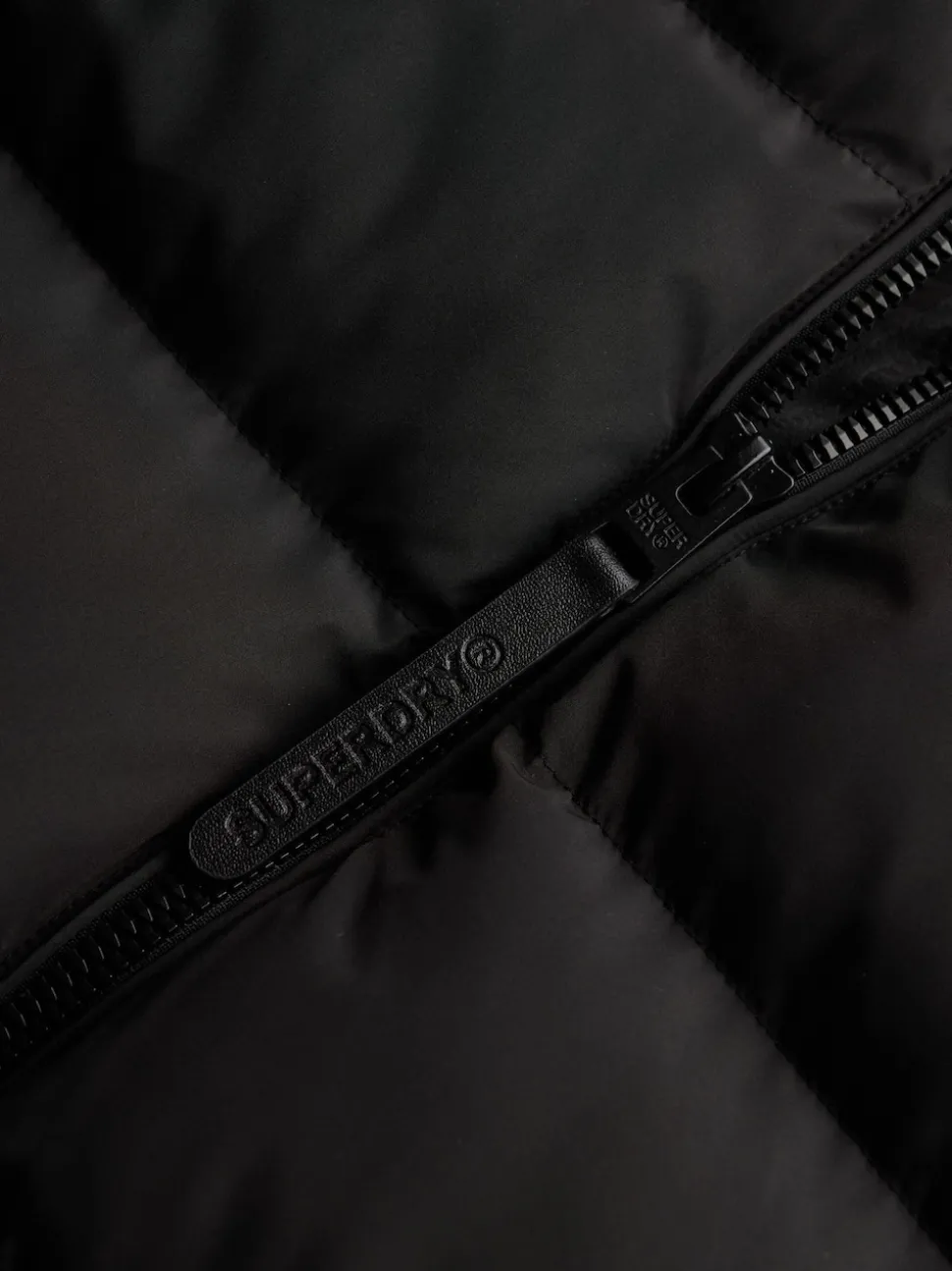 Zwart - Superdry - Gewatteerd sportjack met capuchon