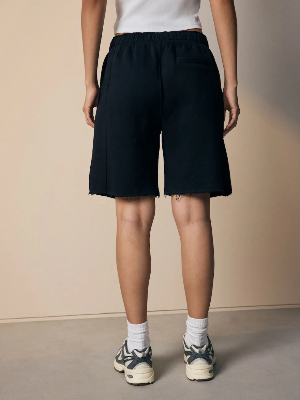 Zwart - Supersoft Peached Essentials Mid Length Jersey Jort Shorts