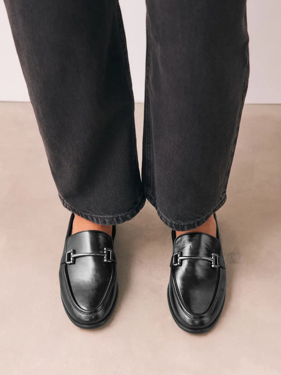 Zwart - Trim Round Toe Loafers