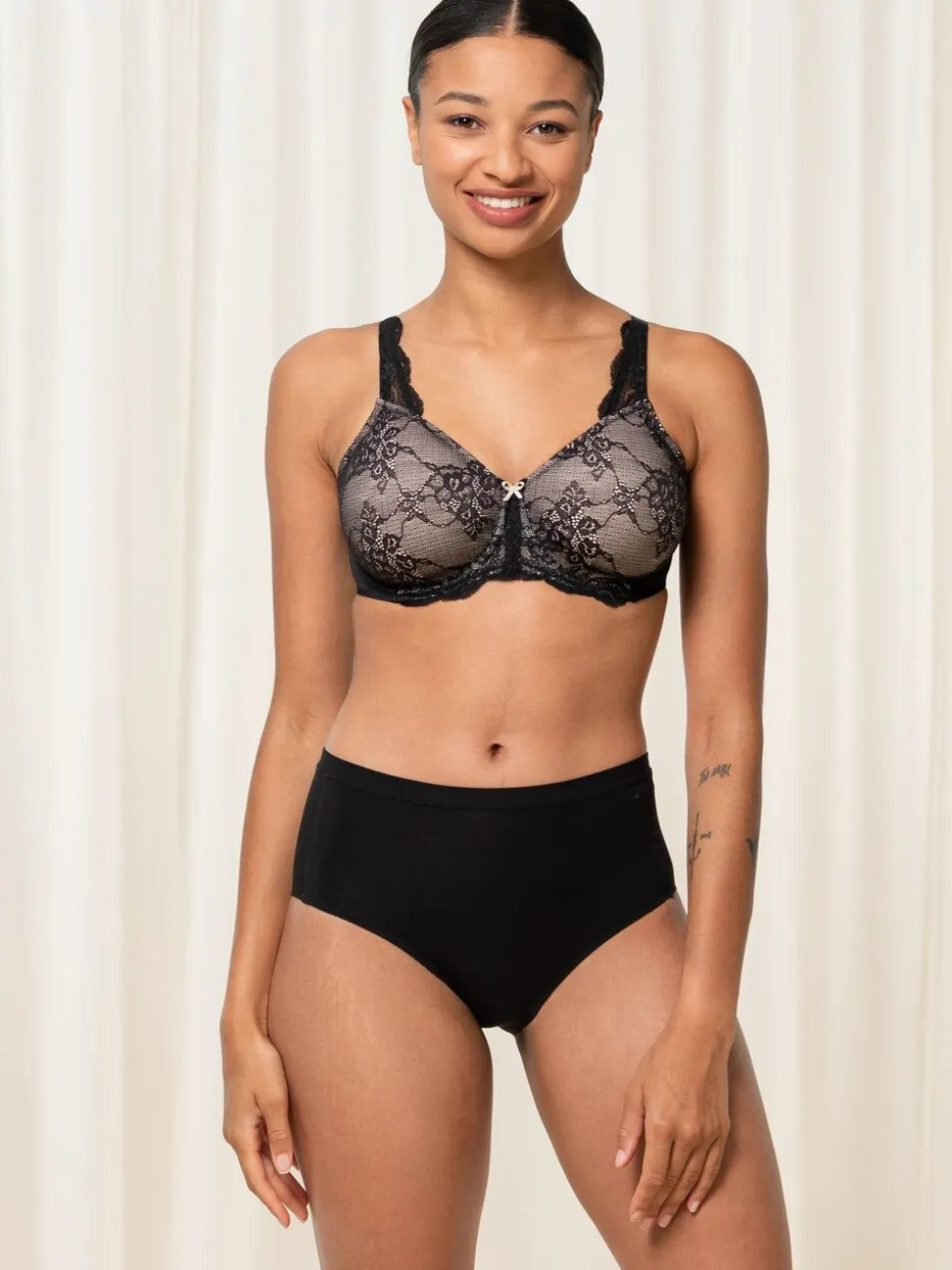 Zwart - Triumph® minimaliserende Contouring Sensation beha