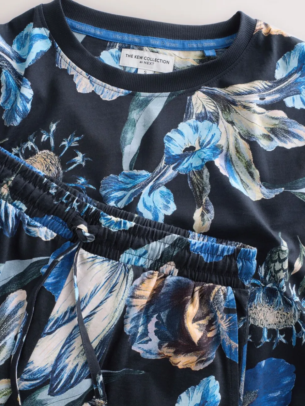 Zwart bloemenprint - Kew Collection pyjama's met lange mouwen