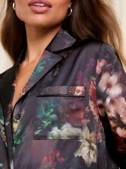 Zwart bloemenprint - Lipsy - Pyjamaset met lange mouwen van bedrukt satijn
